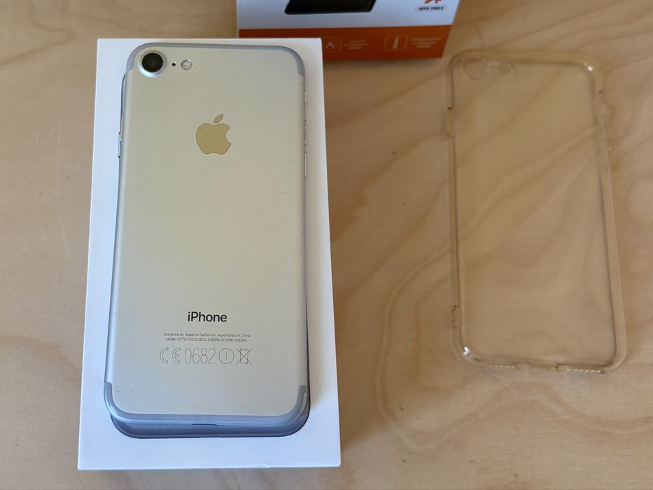 Apple iPhone 7 32GB White  много добър външен вид, нова батерия, кутия