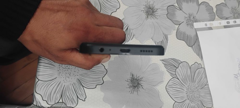 Хонор  х6б 2сим карти 4+4рам