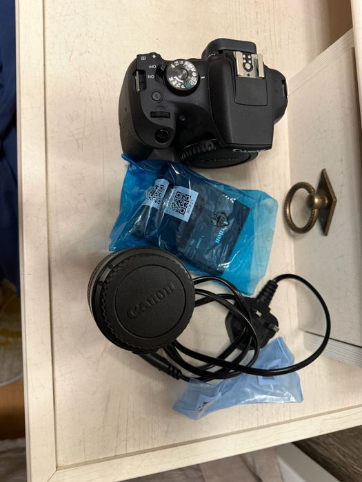 CANON EOS 2000D практический новая