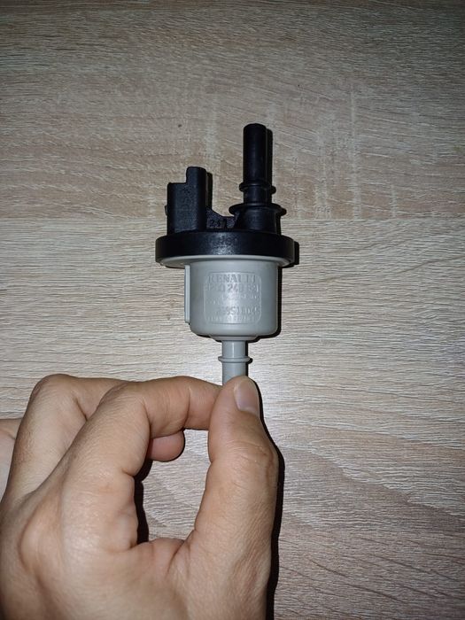 Клапан абсорбера Renault Logan