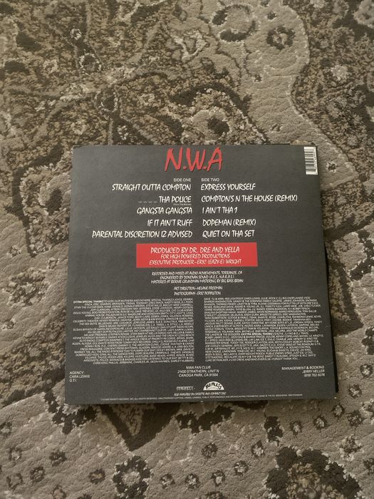 Виниловый проигрыватель