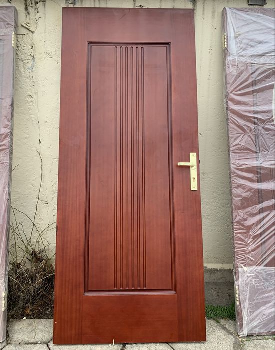 Двери деревянные