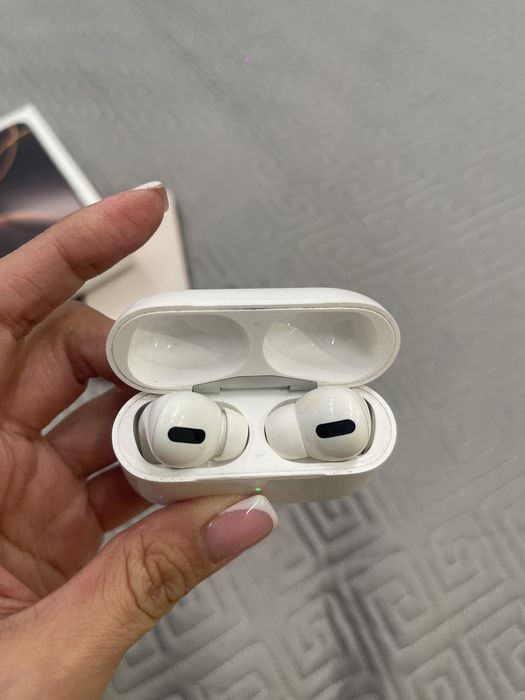 Продам Iphone 16 pro