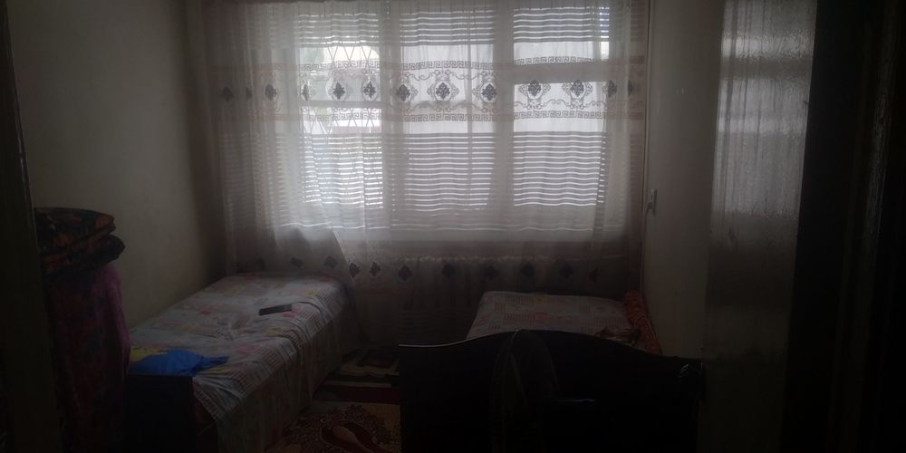 4 xonaliy uy sotiladi