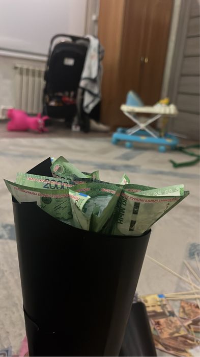 Ақшадан жасалған гүлдер  цветы из деньги