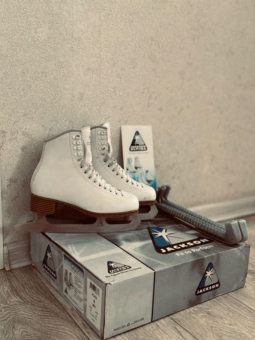 Коньки для фигурного катания