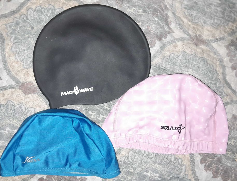 Шапочки для бассейна