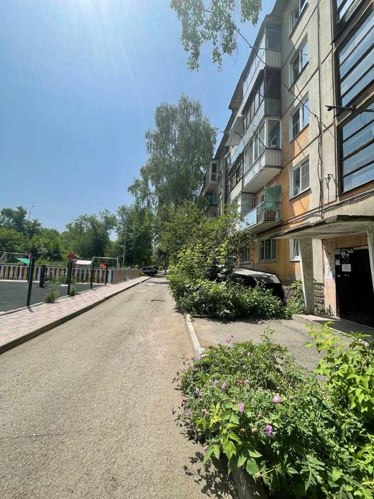 Продам 2х, ул.Бурова, 12