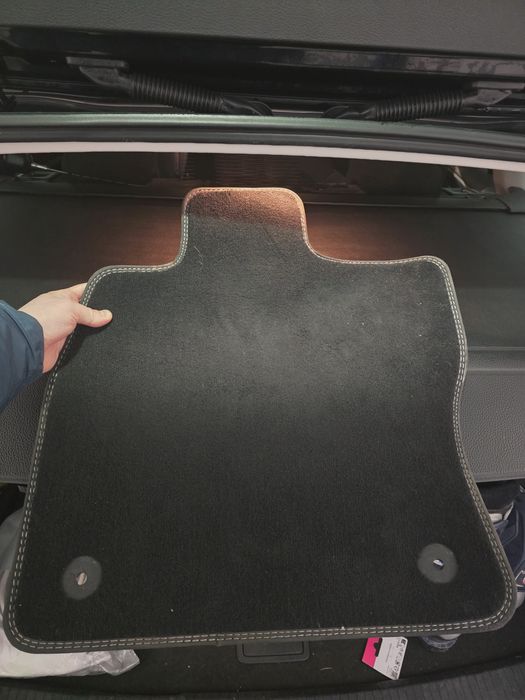 Preșuri cauciuc sau material Golf 7 (față și spate set)