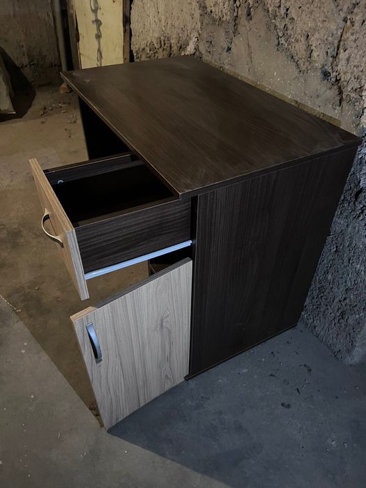 Бюро за детска стая