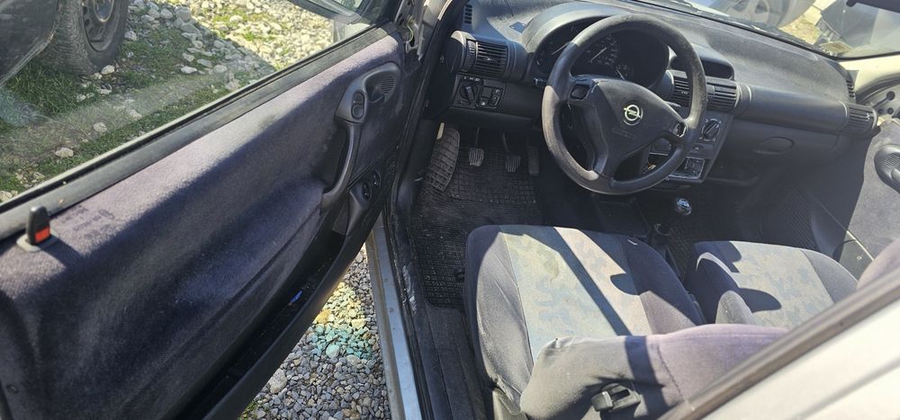 Опел корса 1.2 за части