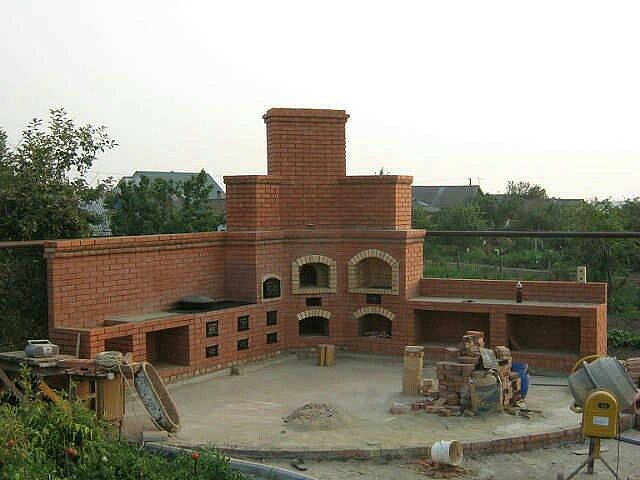 ПЕЧНИК СТРОИТ. Летняя кухня. Камин. Очаг