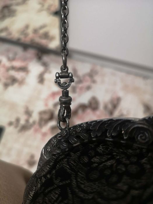 Poseta cu rama si lant din argint 925,
Lucrata fin, manual  pânză 
Mar