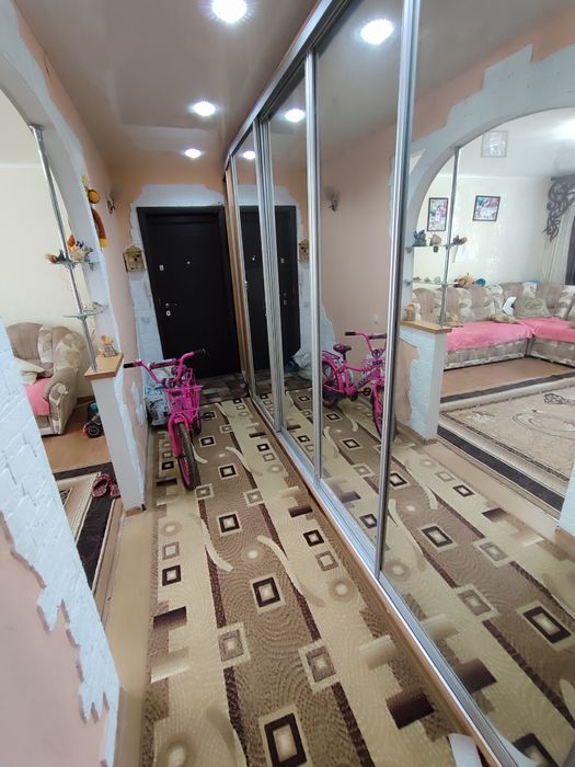 Продается 2-комн (7-43, 1 эт)