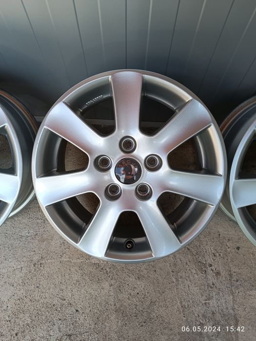 15/5/112-ШКОДА ОКТАВИЯ,ЙЕТИ,ФОЛКСВАГЕН Голф 5,6,7-нов внос-перфектни