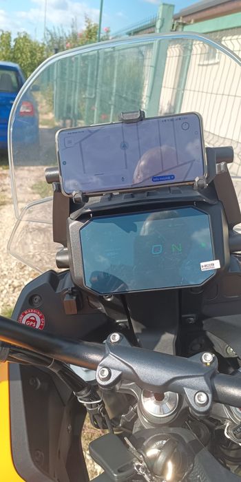 Moto Guzzi Stelvio-Giallo Savana 2024