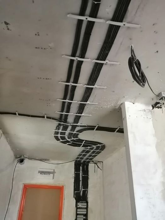 Electrician calificat
