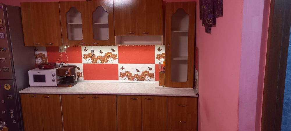 Vand mobila de bucătărie