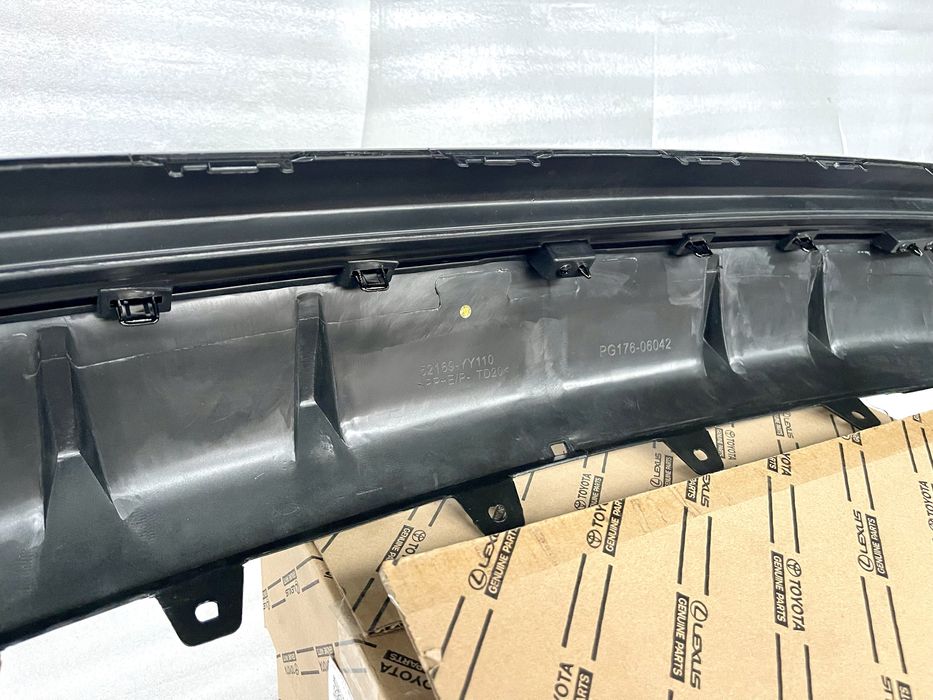 Задний диффузор бампера Camry 80 Камри 80