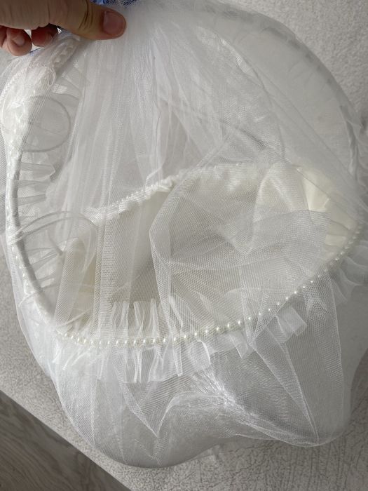 Бяла кошница дантелена с „БЯЛА РОЗА“