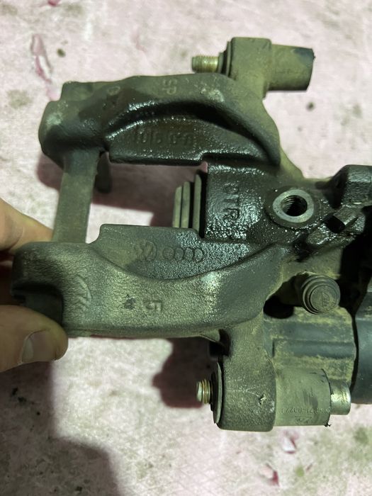 Etrier spate cu motoras stanga pt vw passat b8 arteon