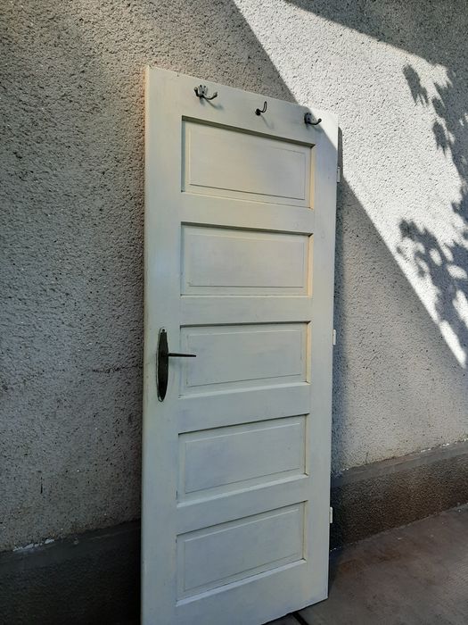 Usi din lemn la preț mic