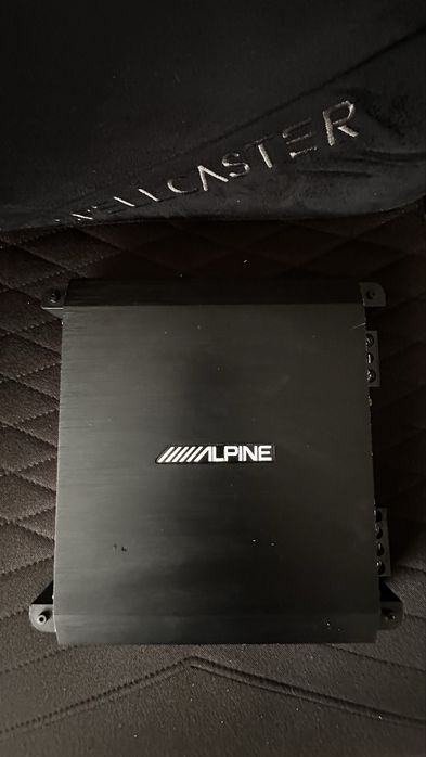 Subwoofer Alpine SWT-12S4 + Stație