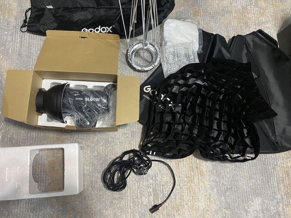 Продам Godox SL60W с софтбоксом