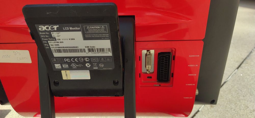 Два монитора Acer Ferrari