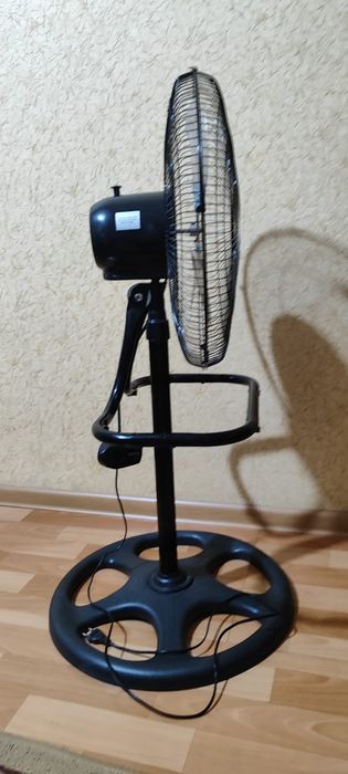 Продам напольный вентилятор