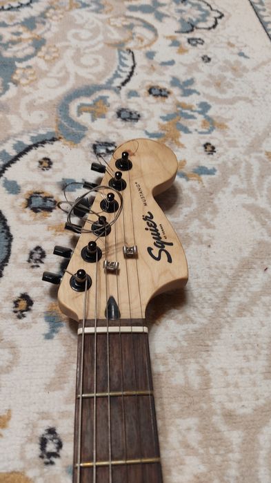 Продам squier mustang