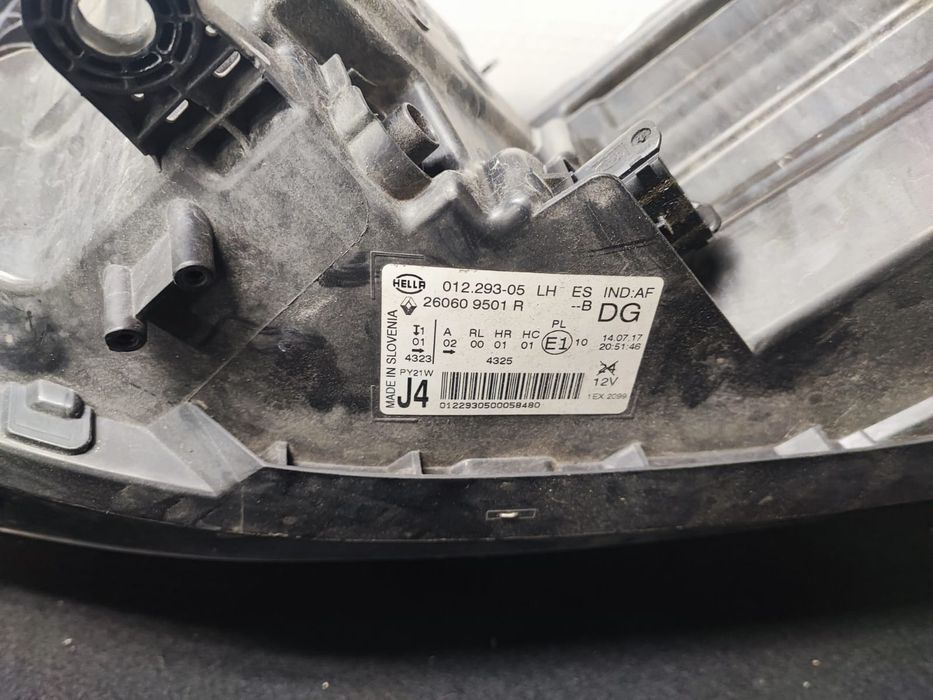 Vînd far stînga dreapta full led renault scenic 4 2018