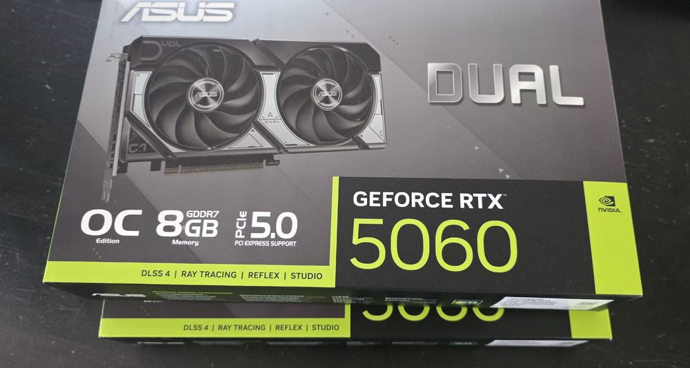 Schimb 2 placi video RTX 5060 Asus sigilate