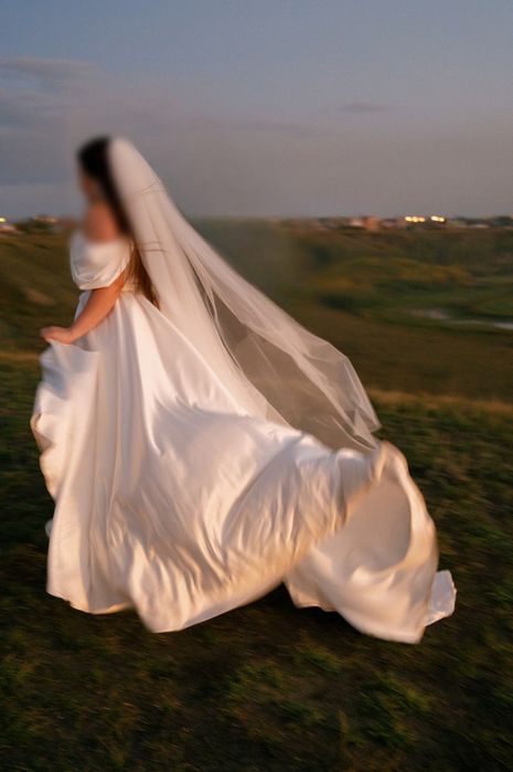 Свадебное платье со шлейфом