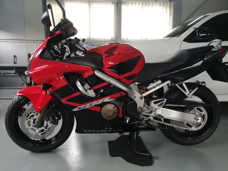 Honda CBR F4i  an 2006  23.000 km
