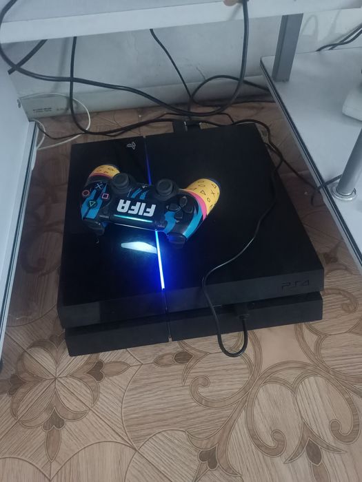 Продам пс4 плейстейшн