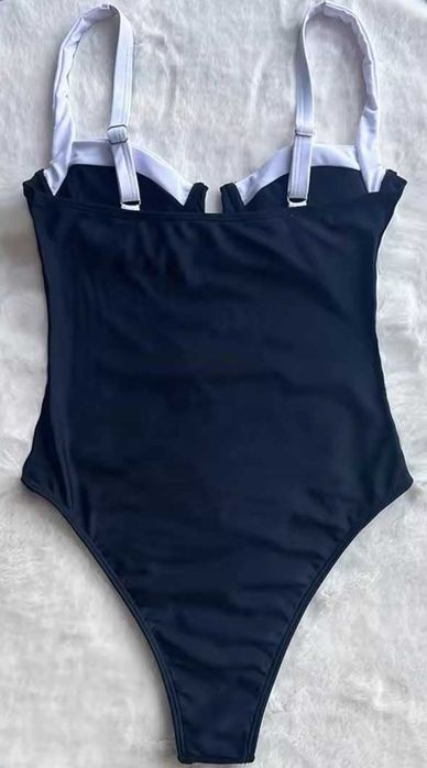 Нов черен цял дамски бански