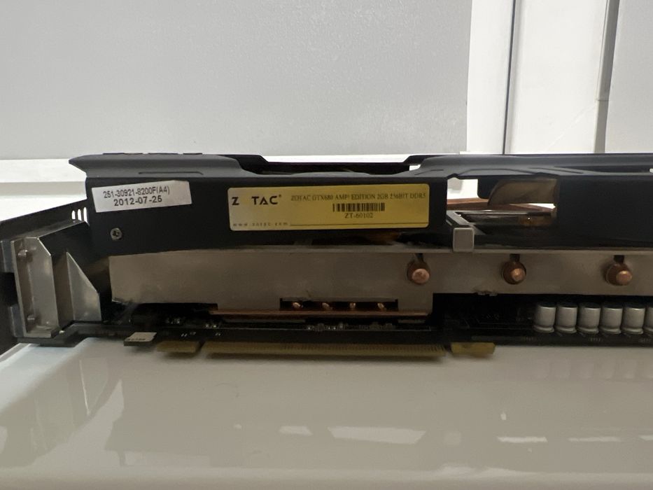 Видеокарта GTX 680 Zotac