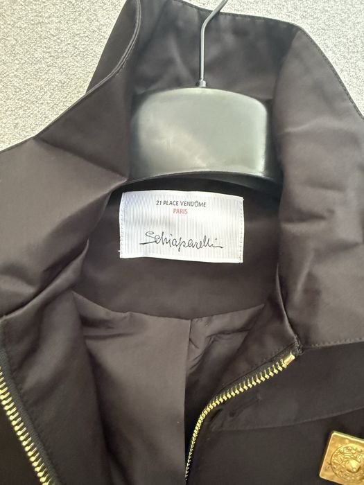 Продам куртку женскую Sciaparelli