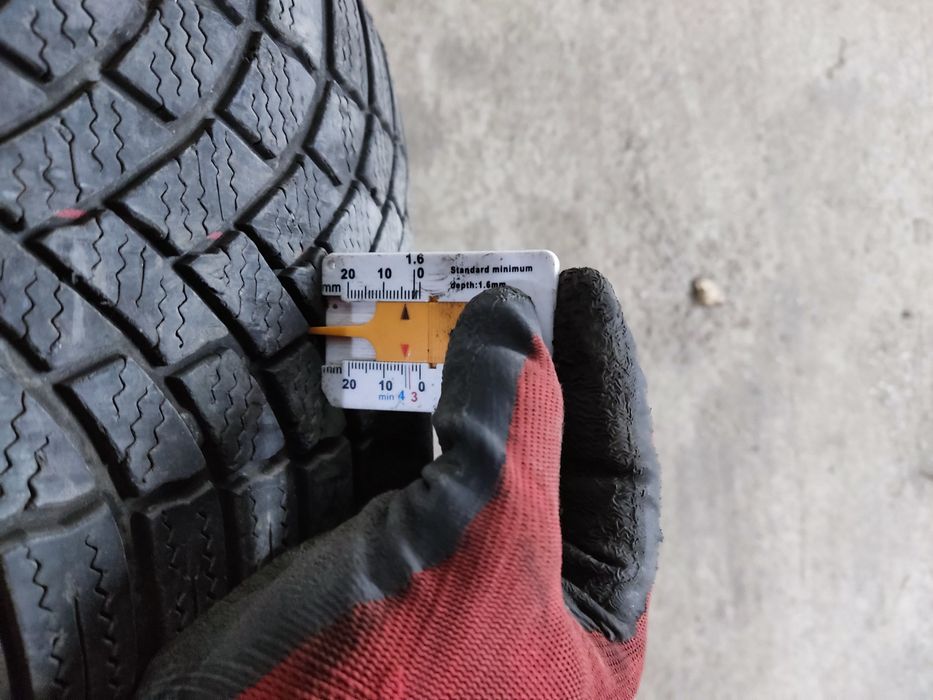 225 50 17 Зимни Bridgestone