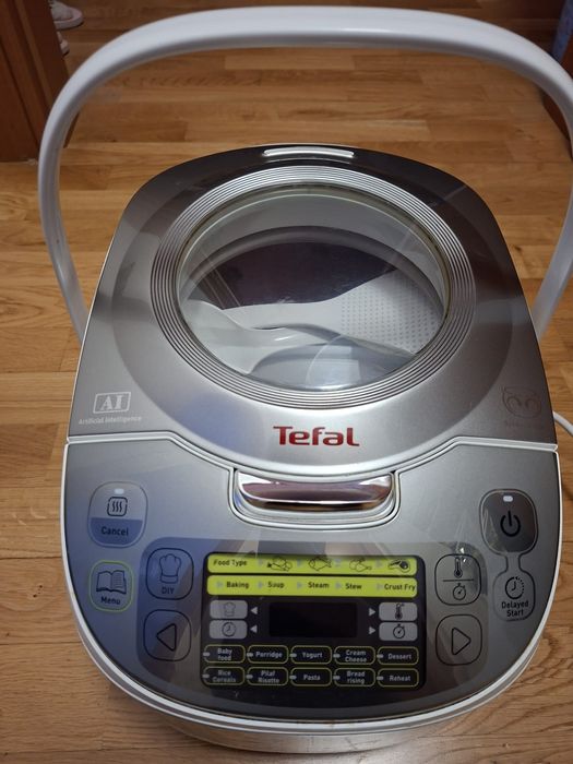 Vând multicooker Tefal