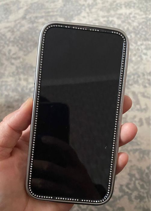 Срочно продам Айфон 13