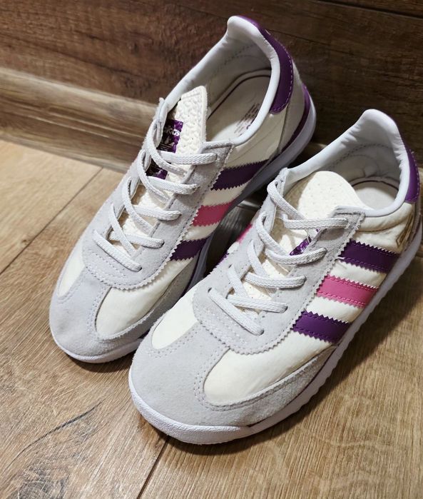 Детски маратонки adidas RS
Артикулен код : JQ5963