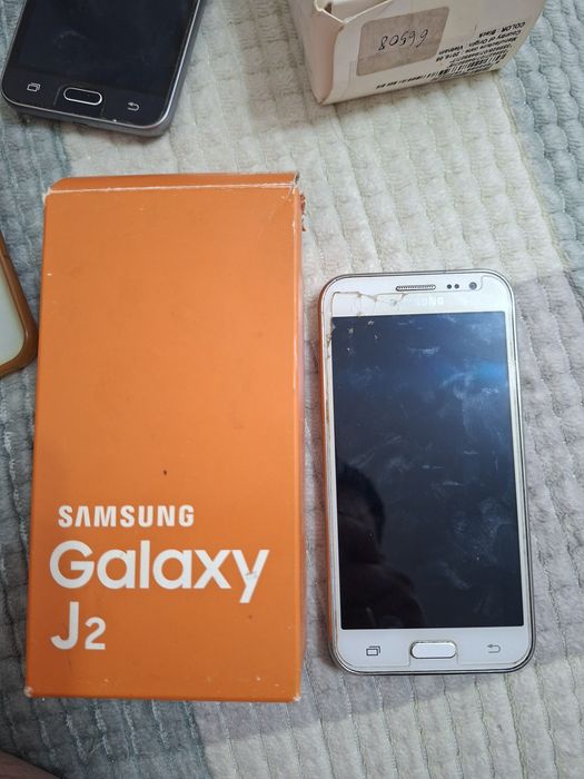 Продам телефоны на запчасти