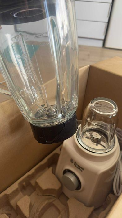 Нов Блендер Russell Hobbs Aura 18995-56, 750 W, 1.5 л + Мелачка