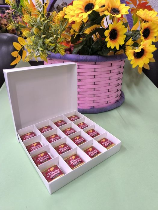 Картонная коробка