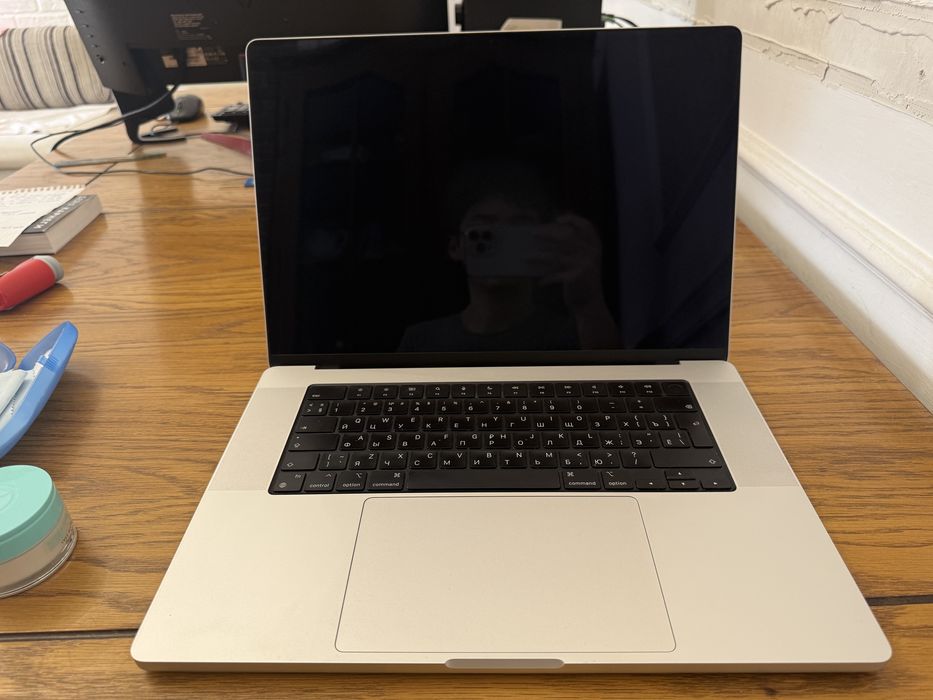 Macbook Pro M3 16 дюймов 18/512 Silver