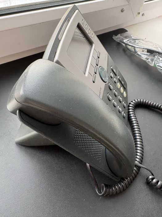 SIP телефон Linksys SPA942