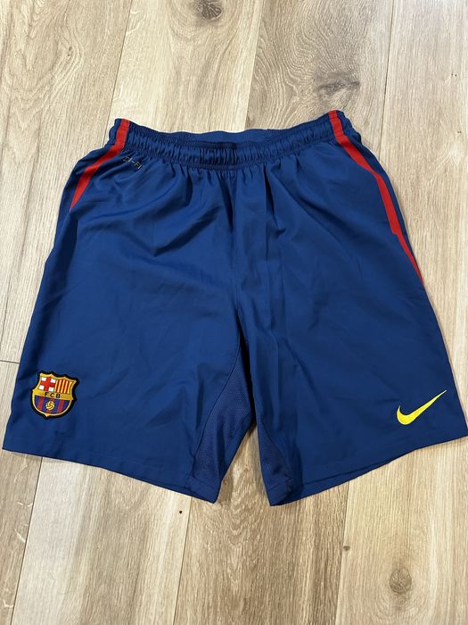 Vand echipament original Nike cu certificare FC Barcelona