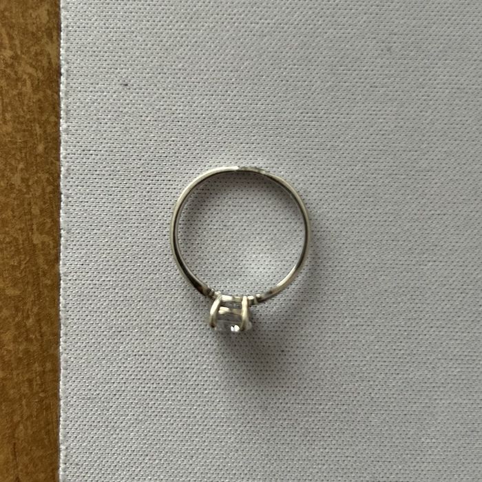 Серебряное кольцо с фианитом